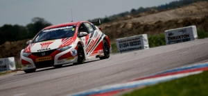 Honda celebrate Thruxton hat trick