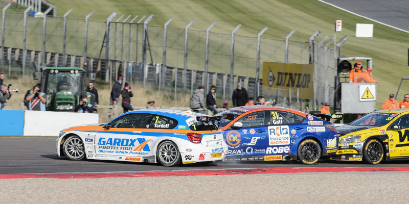 Jack Goff and Sam Tordoff retire from the third BTCC race at Donington