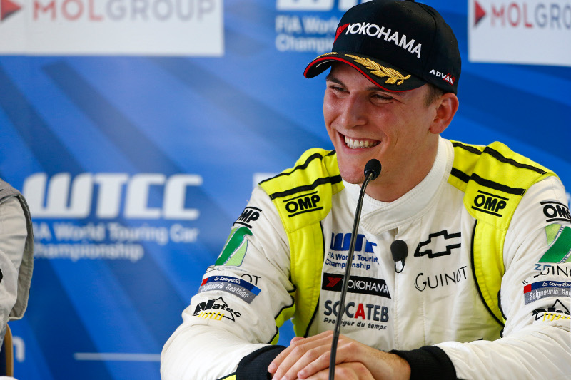 Hugo Valente keeps hold of his best qualifying position in the WTCC