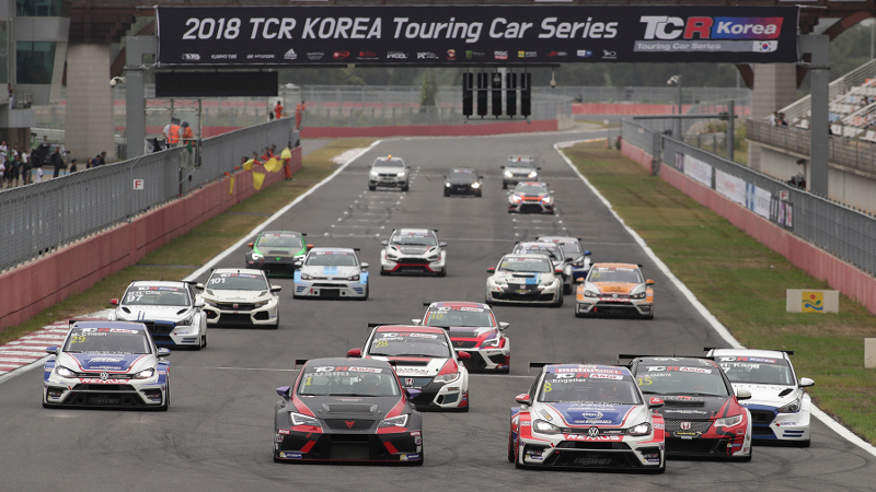 TCR Asia race start