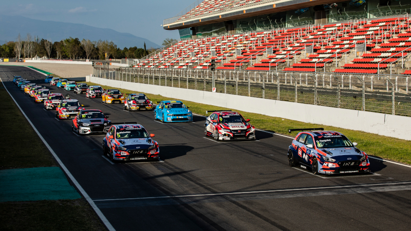 WTCR starting grid