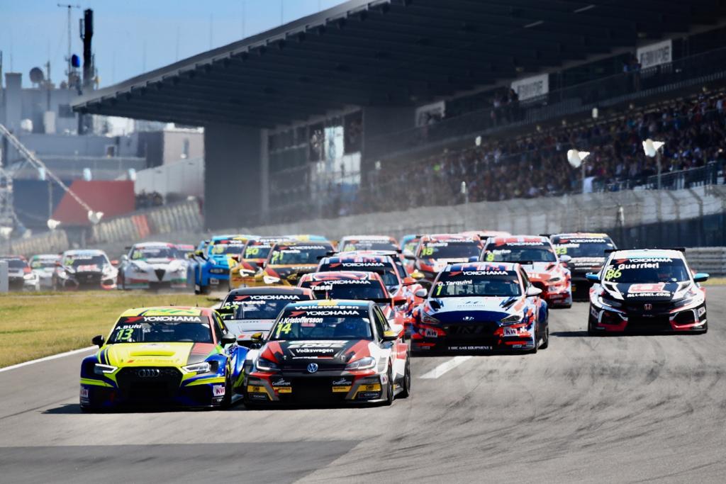 WTCR race two start Nordschleife