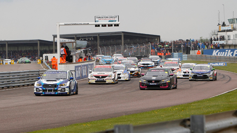 BTCC race start at Thruxton