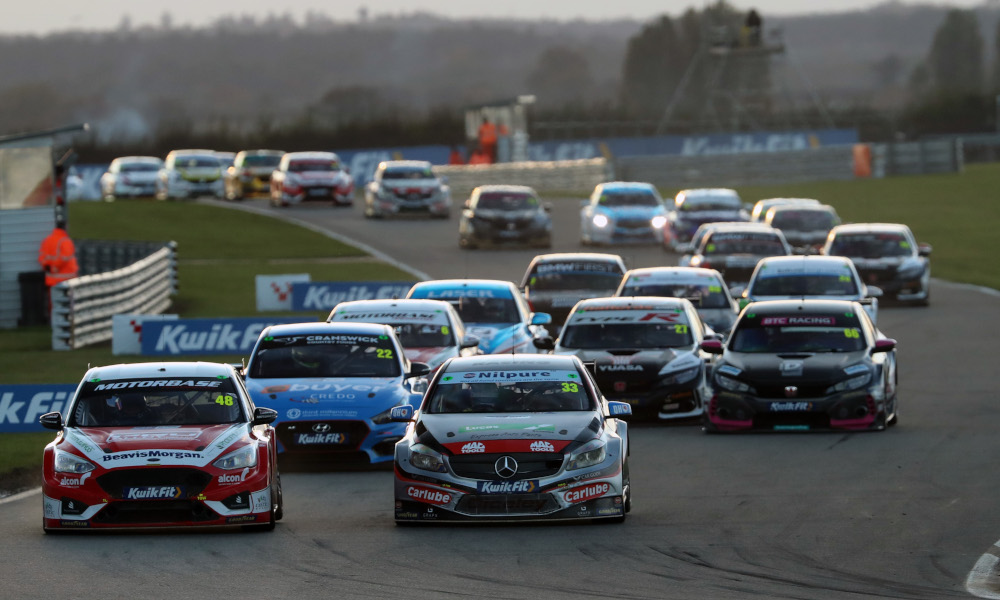 Ollie Jackson, Motorbase Performance [Ford Focus ST] takes the lead at the start of a BTCC race at Snetterton