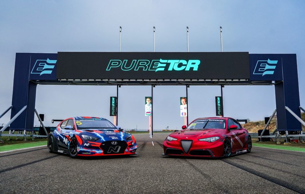 Hyundai Veloster N ETCR and Alfa Romeo Giulia ETCR