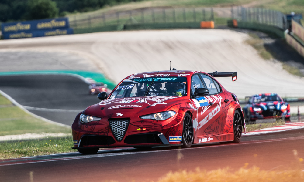 Alfa Romeo Giulia ETCR