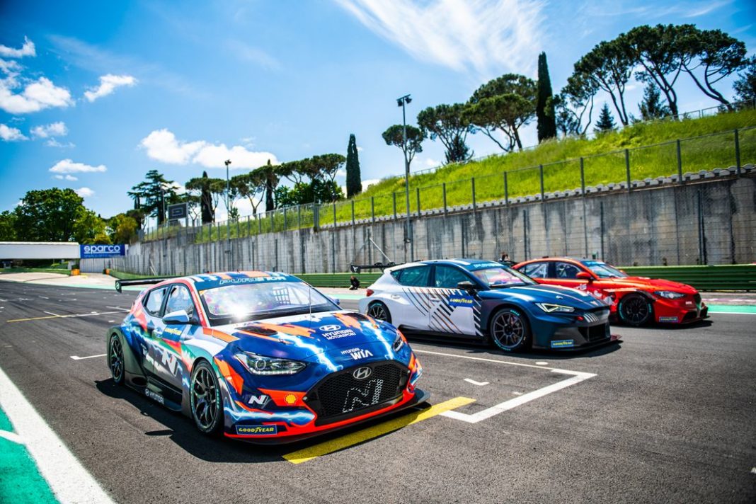 Hyundai Veloster N ETCR
