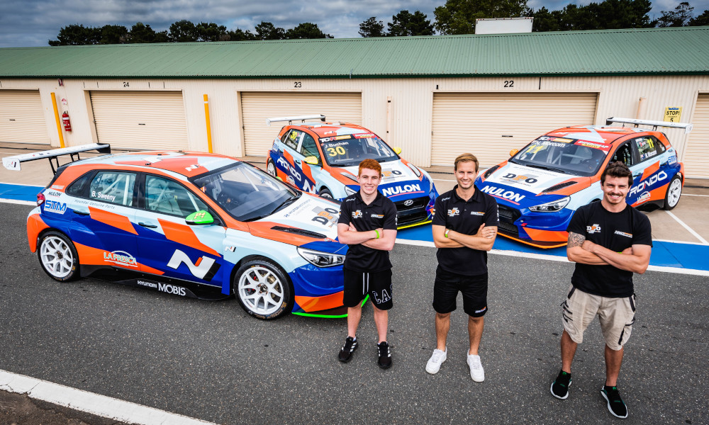 Bailey Sweeny, Josh Buchan and Nathan Morcom, HMO Customer Racing