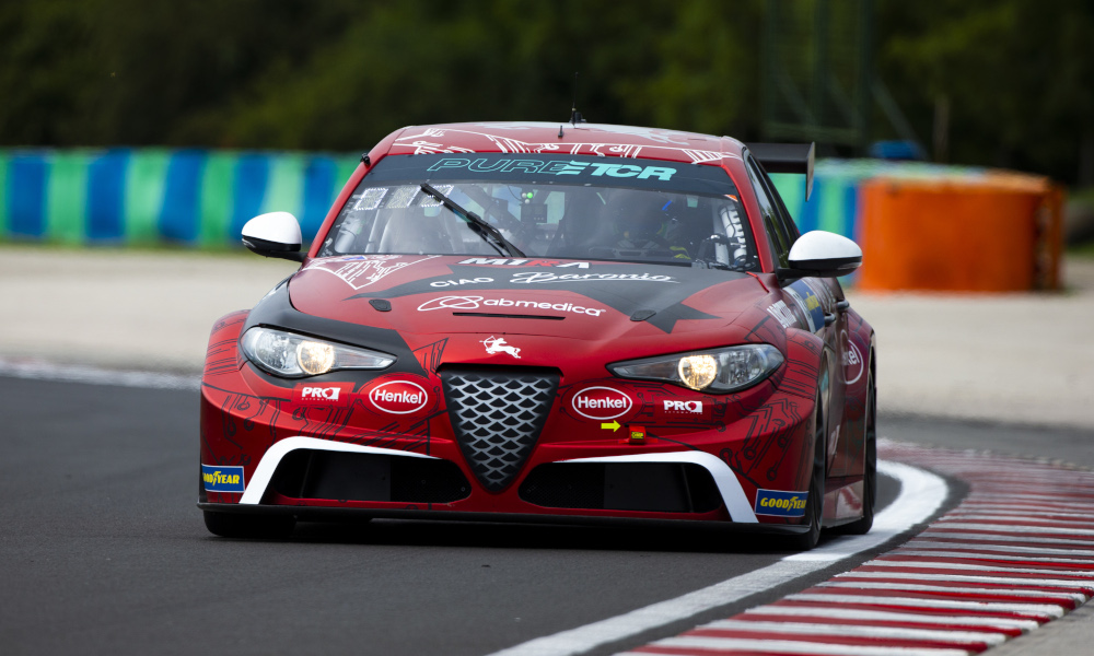 Alfa Romeo Giulia ETCR